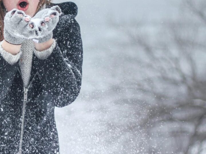 Wrocław i okolice przykryte pierwszym śniegiem. Jakie konsekwencje przyniosła niespodziewana zmiana pogody?