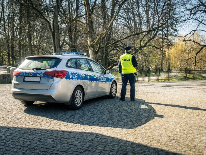 Policja we Wrocławiu rozbija nielegalne laboratorium produkujące narkotyki na terenie gminy Kobierzyce