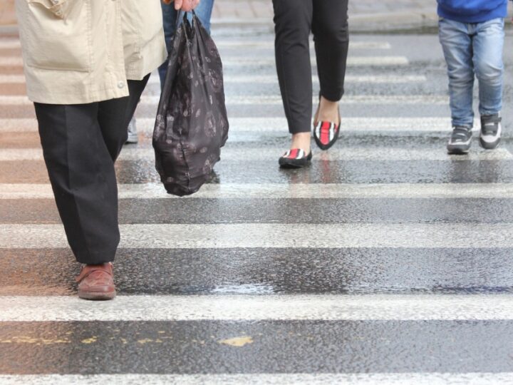 Tragiczne zdarzenie w centrum Wrocławia: przechodzień potrącony przez taksówkę na ulicy Piłsudskiego