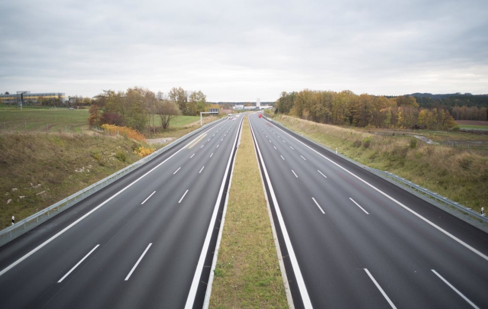 Straszny karambol na autostradzie A4: ośmiu pojazdów zaangażowanych, droga zablokowana do popołudnia