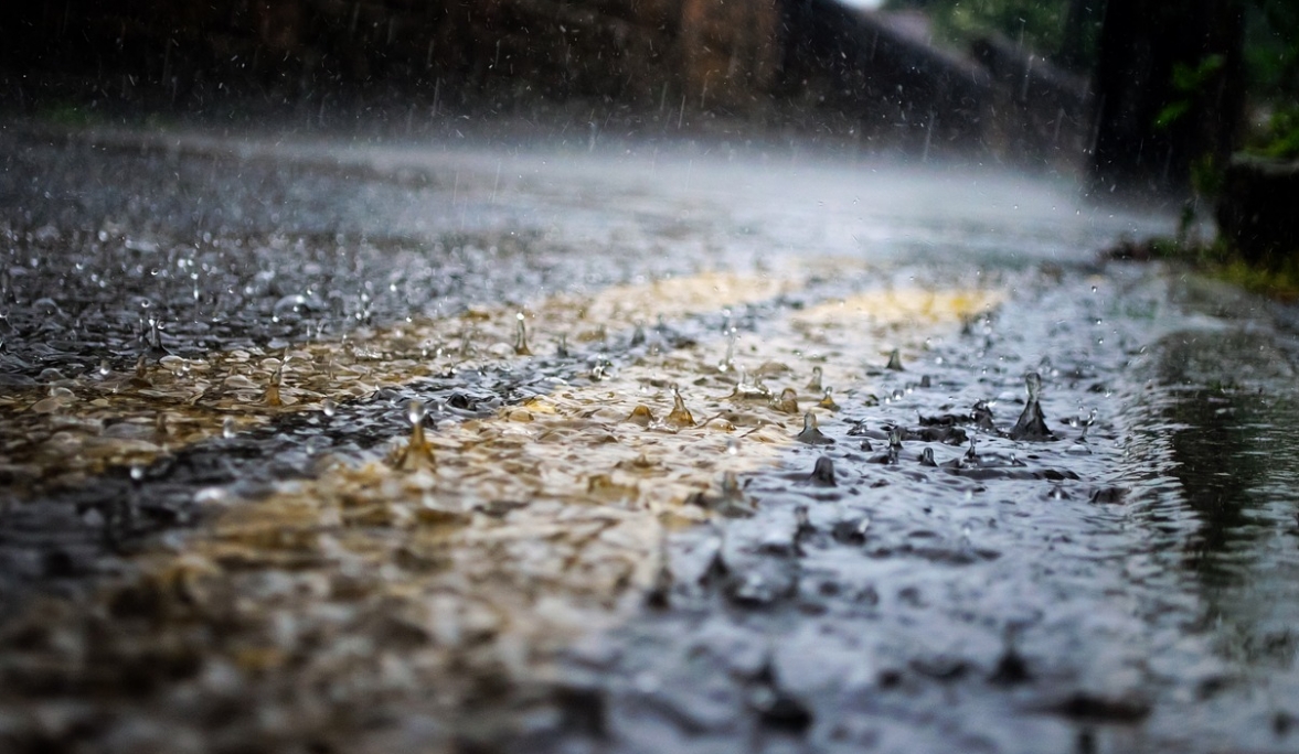 Instytut Meteorologii i Gospodarki Wodnej ostrzega przed intensywnymi opadami deszczu w Kotlinie Kłodzkiej