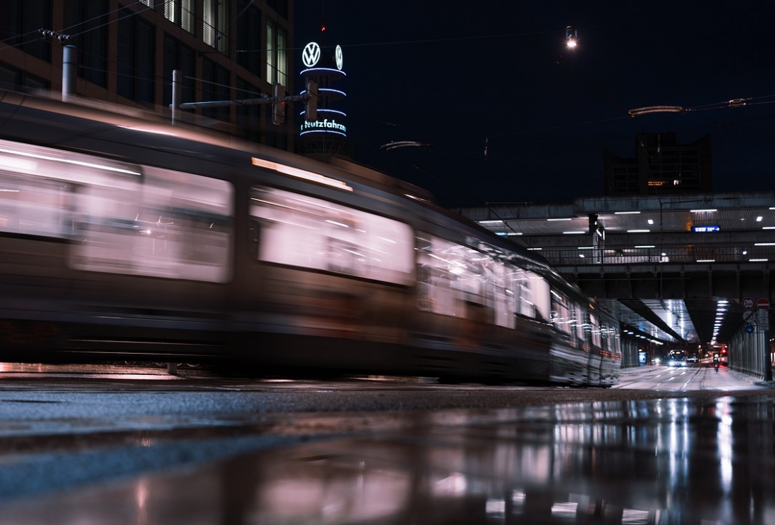 Godziny szczytu we wrocławskim transporcie miejskim – kiedy i gdzie jest najwięcej pasażerów