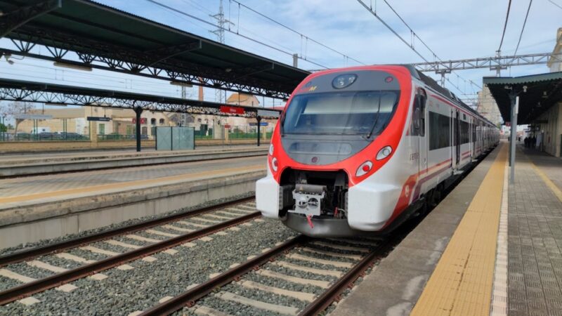Awaria na torach prowadzi do znaczących opóźnień w ruchu pociągów Kolei Dolnośląskich i Intercity