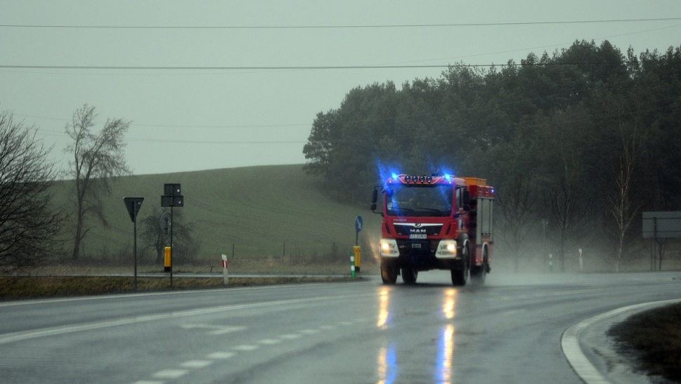 Straszliwe zdarzenie w Rząśniku – ogromny pożar domostwa na Dolnym Śląsku