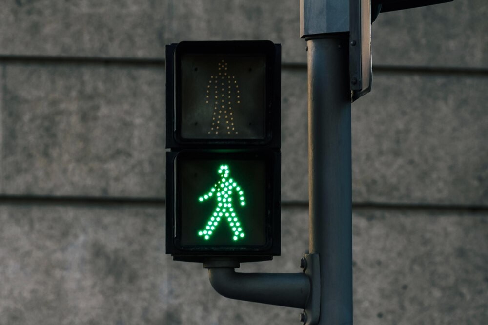 Motocyklista śmiertelnie potrącił pieszego na Dolnym Śląsku – apel o bezpieczeństwo na drogach!