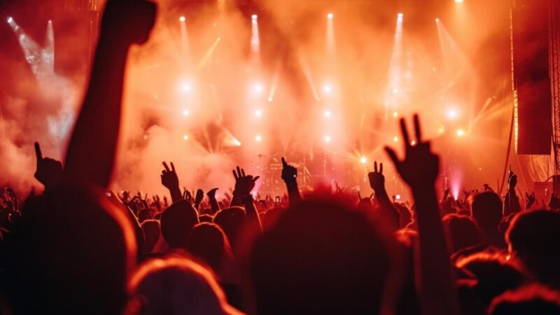 Rockowe klasyki w magicznym blasku świec – niezapomniany wieczór!