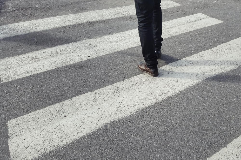 Wrocław wprowadza innowacyjne znaki dla pieszych: Tramwaje mają pierwszeństwo!
