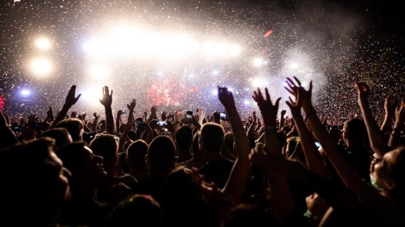Wrześniowe Muzyczne Festiwale Wrocławia: Darmowe Koncerty w Malowniczych Parkach!