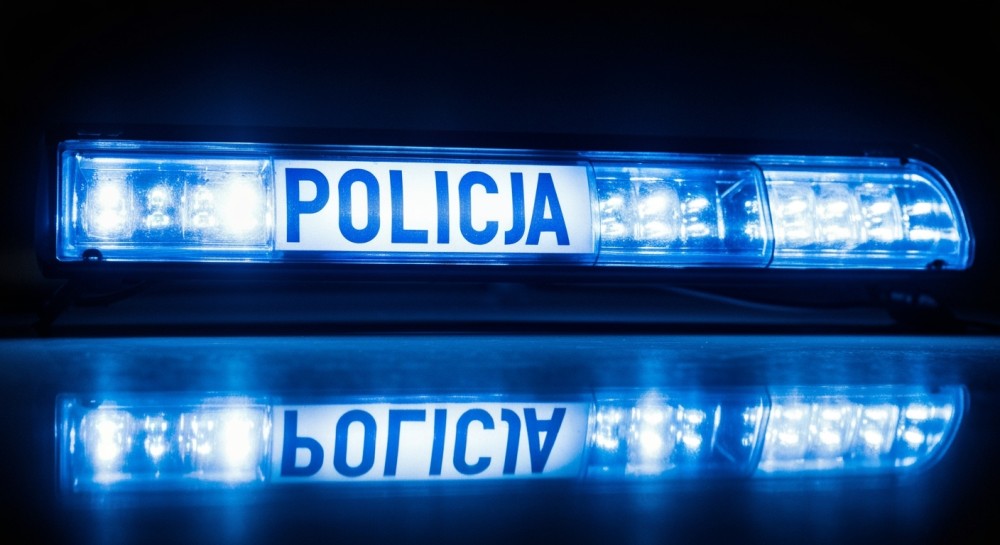 Bezpieczni seniorzy w Oławie: Policja uczy pierwszej pomocy i walki z oszustami
