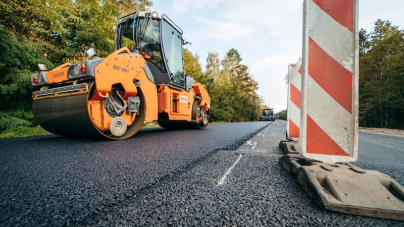 Czernica rozświetli nowe latarnie – budowa oświetlenia drogowego rusza!