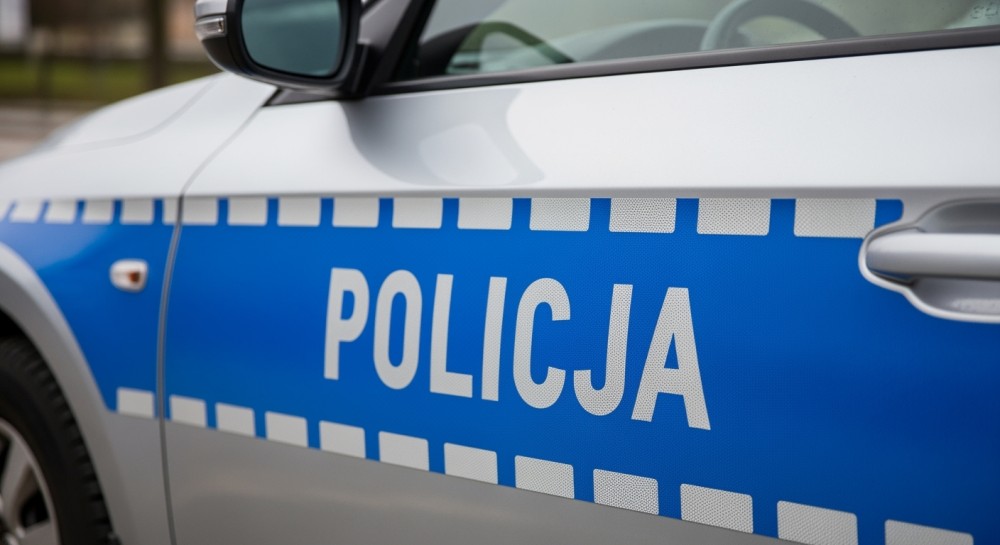 Dramatyczna strzelanina w Domasławiu: konflikt mężczyzn kończy się zniszczeniem auta