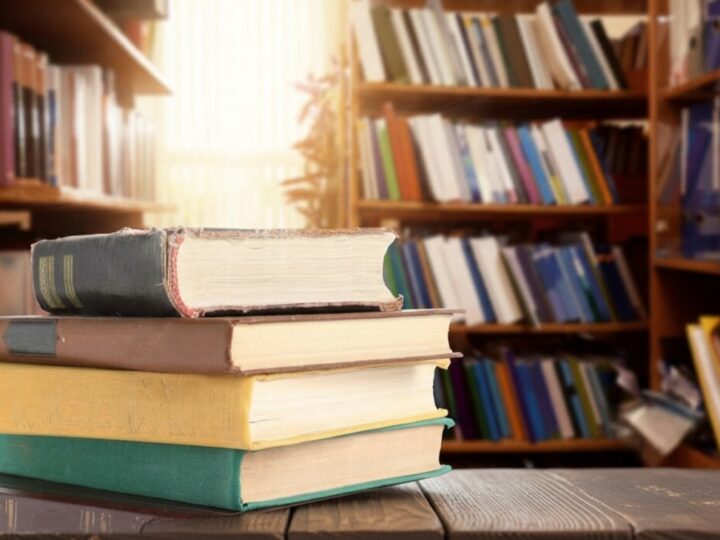 Księżycowa Wyprawa: Dzieci Odkrywają Magię Gwiazd w Bibliotece!