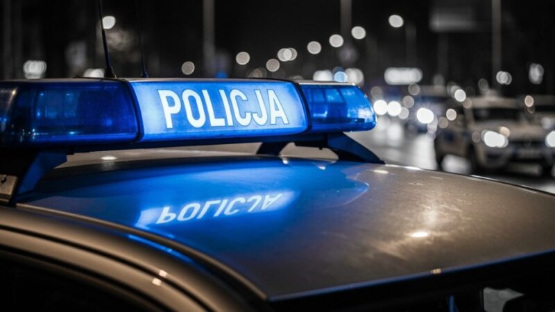 Wrocław: Zatrzymany niebezpieczny kierowca z zakazami i alkoholem za kółkiem
