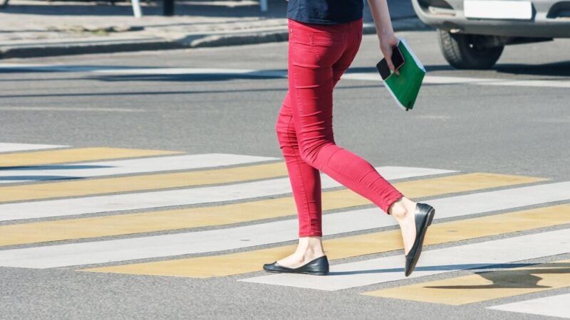 Tramwaj potrącił pieszego przy Legnickiej – poszkodowany w szpitalu!