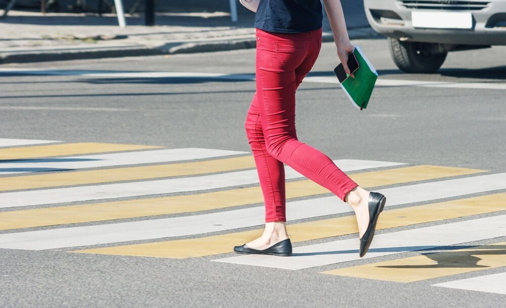Tramwaj potrącił pieszego przy Legnickiej – poszkodowany w szpitalu!