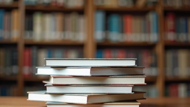 Różewicz w Węgrzech: Wystawa z okazji 25-lecia wrocławskiej biblioteki