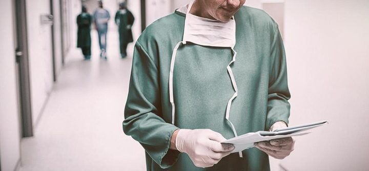 Wrocław wprowadza defibrylatory przy paczkomatach dla bezpieczeństwa mieszkańców