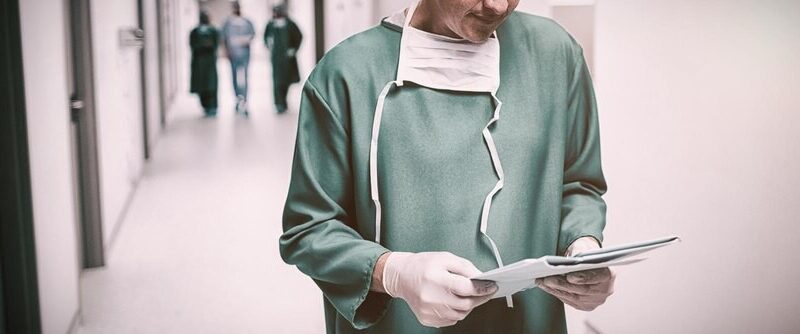 Wrocław wprowadza defibrylatory przy paczkomatach dla bezpieczeństwa mieszkańców