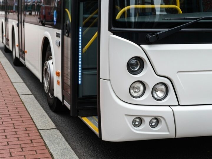 Kierowca autobusu pod ostrzałem po kontrowersyjnym incydencie z pasażerem