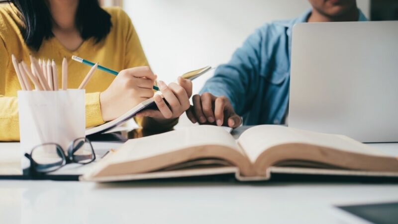 Kwadrans czytania: Wrocławskie szkoły łączą siły dla literatury!