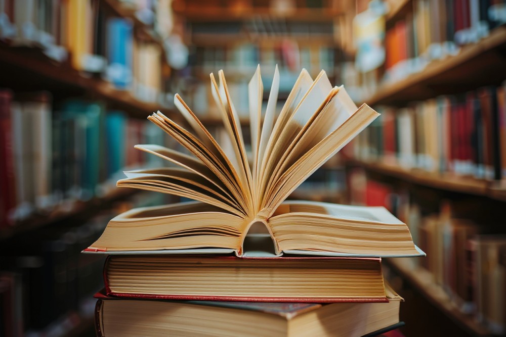 Literackie inspiracje we Wrocławiu: spotkania z Manfredem Batorym i Martą Hożewską