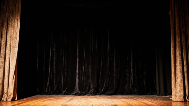 Szpieg z Krainy Głuchych”: Muzyczny spektakl o sile Głuchych w Teatrze na Faktach