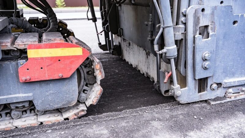 Nowa nawierzchnia dla rowerzystów na ul. Powstańców Śląskich we Wrocławiu