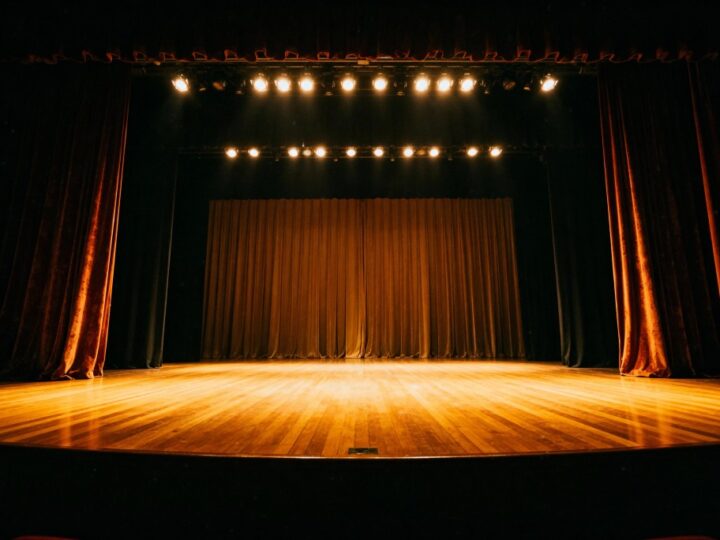 Wejdź w świat teatru z Agatą Skowrońską!