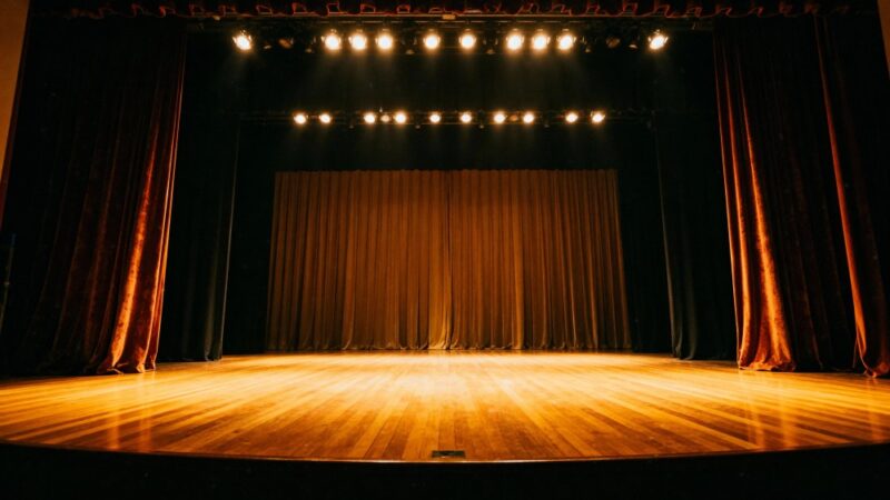 Wejdź w świat teatru z Agatą Skowrońską!