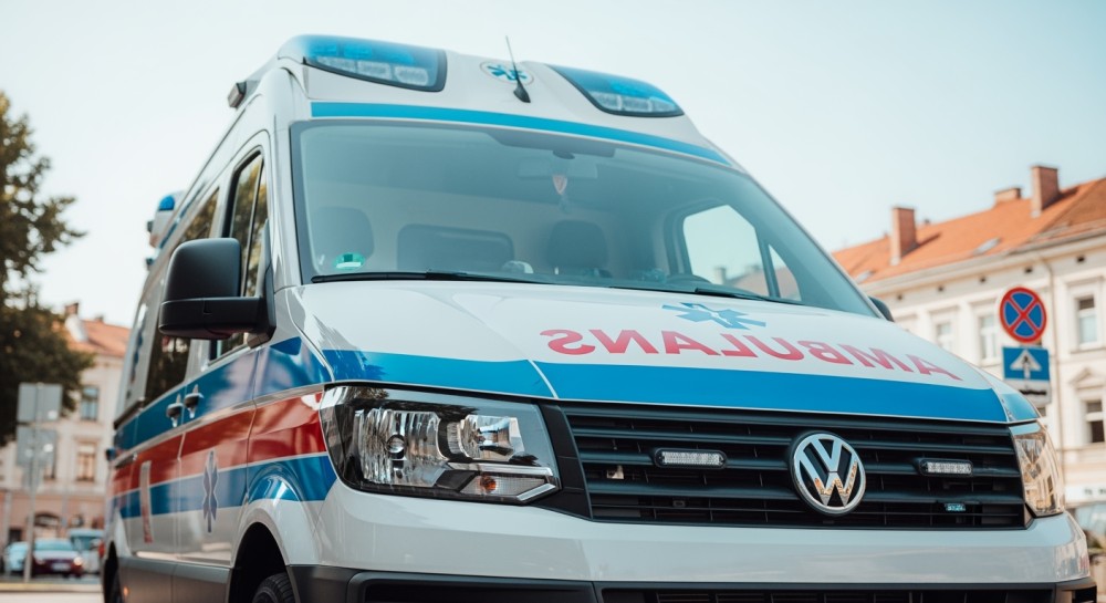 Ćwiczenia ratunkowe na lotnisku: dramatyczna symulacja rozbicia samolotu