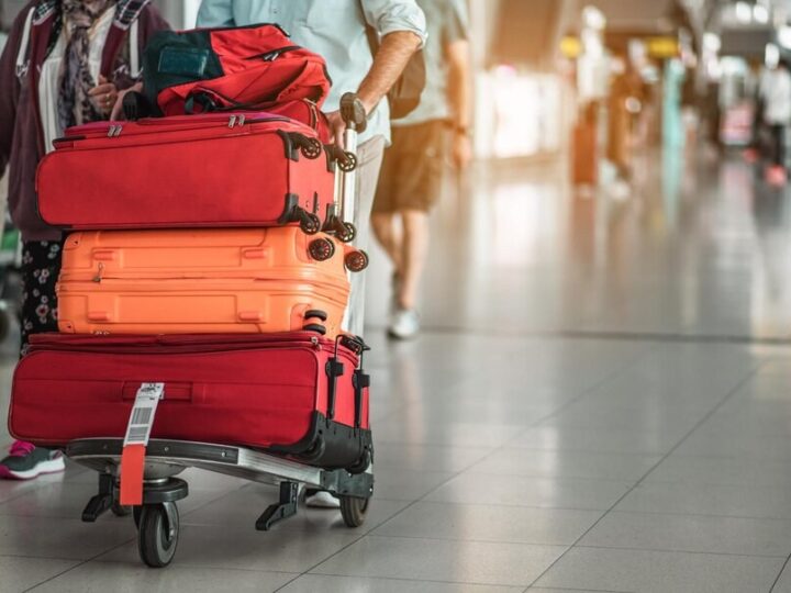 Gazociąg uszkodzony na wrocławskim lotnisku. Strażacy w akcji