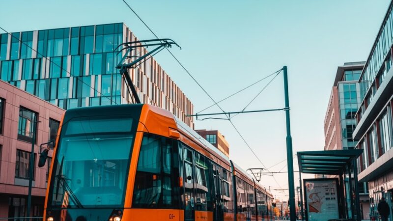 Specjalne tramwaje na koncert PRO8L3M: Jak dojechać do Hali Stulecia?