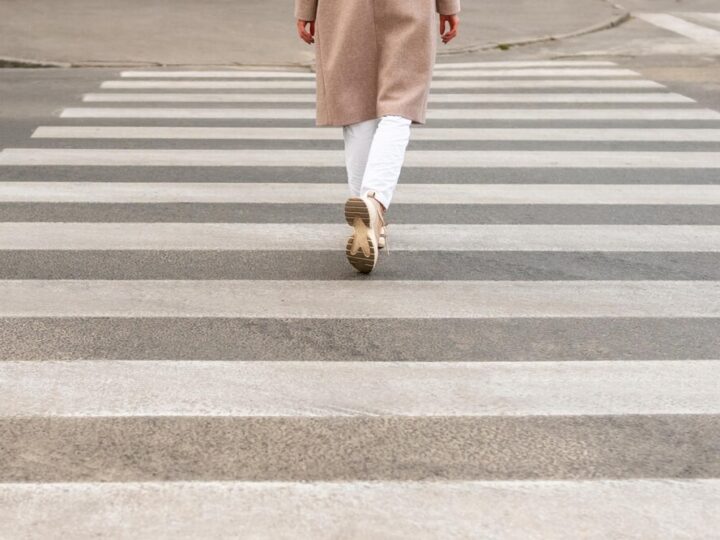 Wrocławskie przejścia dla pieszych: alarmujące wypadki wstrząsają mieszkańcami