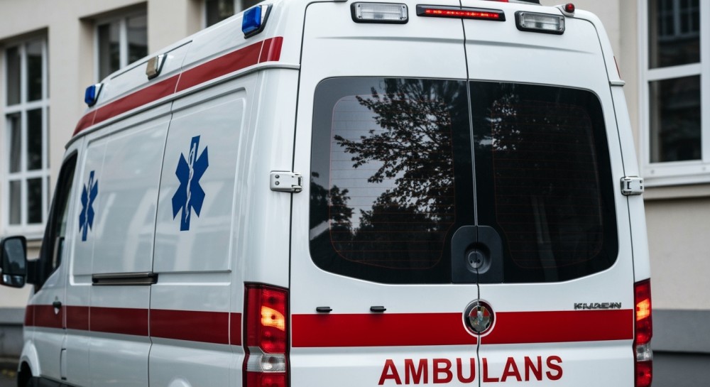 Policjanci uratowali zmarzniętego seniora w Górze