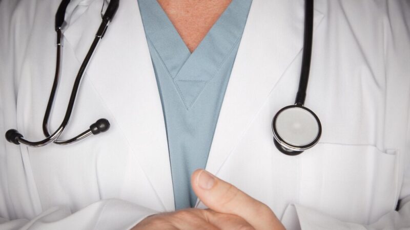 Policyjna akcja ratunkowa: Empatia i profesjonalizm w kryzysie zdrowotnym