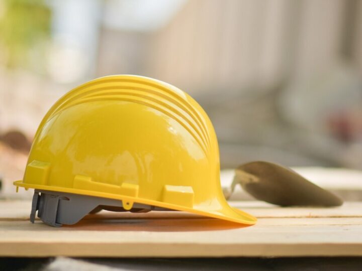 Metamorfoza kamienicy przy Lelewela: Wrocław zyskał kolorowy skarb!