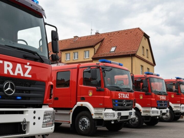 Pożar na ul. Brodzkiej: mieszkańcy w dramatycznej ewakuacji!