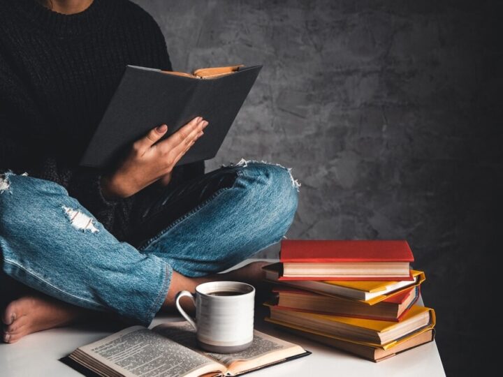 Dialogi Żywej Biblioteki: Odkryj Różnorodność w Dniu Praw Człowieka 2025!