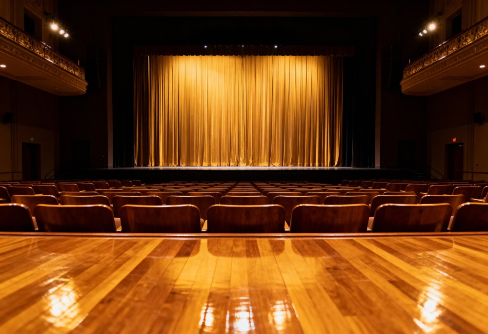 Nowatorskie „Amatorki” – Teatr Kombinat w nowym świetle relacji międzyludzkich