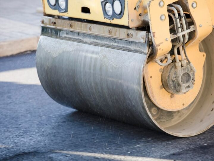 Nowe płatne miejsca parkingowe na osiedlu Powstańców Śląskich: modernizacja w toku!