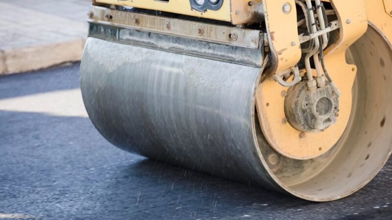 Nowe płatne miejsca parkingowe na osiedlu Powstańców Śląskich: modernizacja w toku!