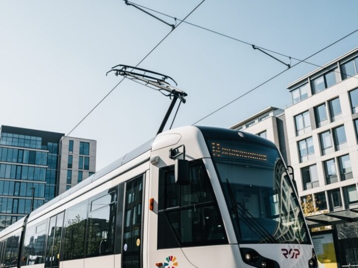 Wrocław: Zmiany w kursach tramwajów i autobusów – przygotuj się na objazdy!