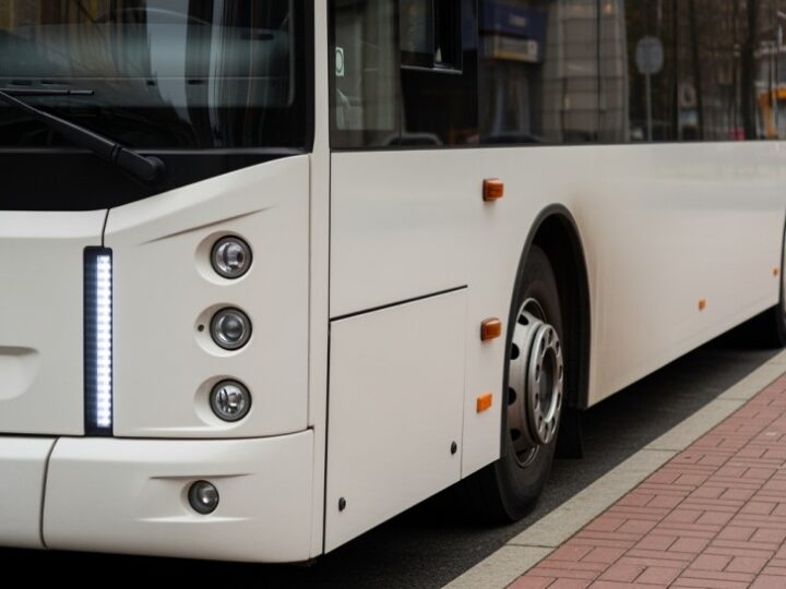 Jarmark Bożonarodzeniowy „Kraina Koni” we Wrocławiu z nową komunikacją od 6 grudnia 2025!