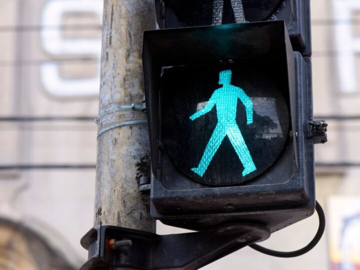 Narkotyki i brak uprawnień: tragiczny wypadek na przejściu dla pieszych