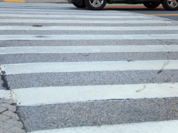 Zwiększ swoją widoczność – bezpieczeństwo pieszych po zmroku