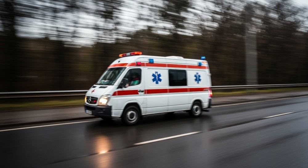 Zimowe wędrówki na lodzie: Jak uniknąć tragedii i przetrwać załamanie lodu?