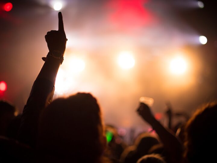 Finałowy wieczór Silent Disco na lodzie: Niezapomniane zakończenie sezonu w Tarczyński Arena