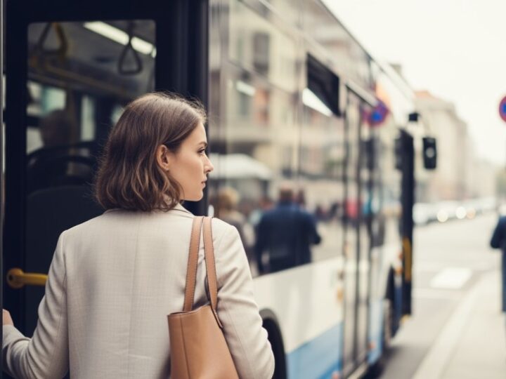 Rewolucyjna tablica informacyjna na pl. Jana Pawła II już działa!