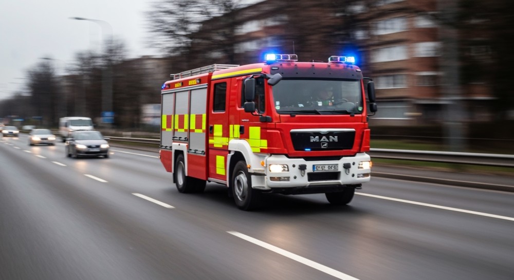 Pożar w Starym Zamku: Mieszkańcy w panice, strażacy w akcji!