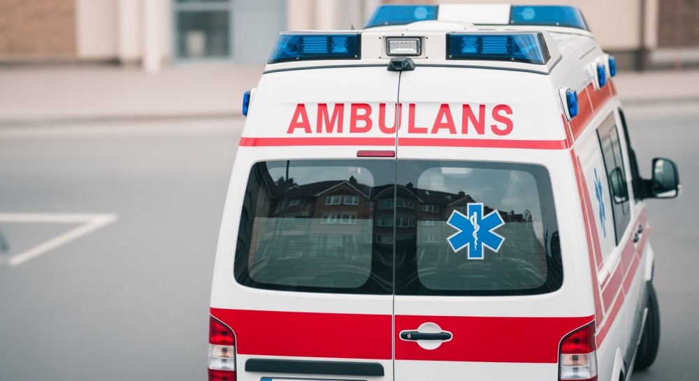 Błyskawiczna akcja policji: Uratowali kierowcę z płonącego auta w sylwestrową noc